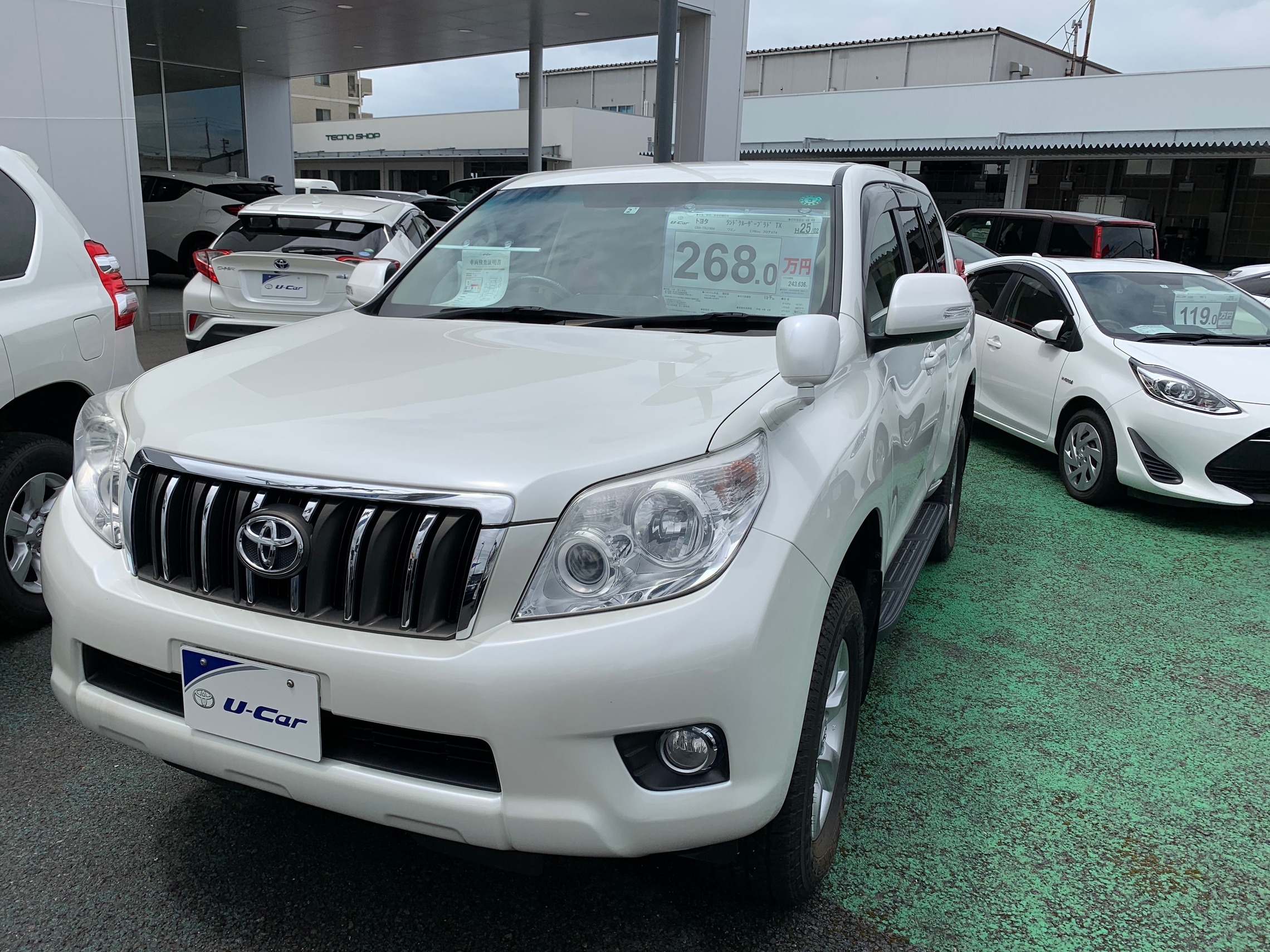 新潟トヨタ新潟東店の展示車 試乗車です 新潟トヨタ新潟東店の展示車 試乗車です